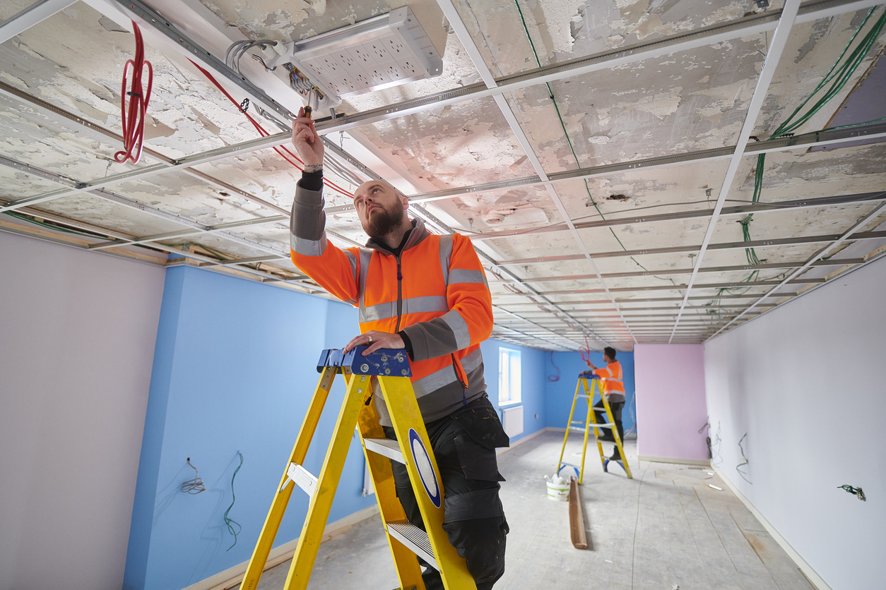 Top Tips For Choosing The Right Electrician For Your Project